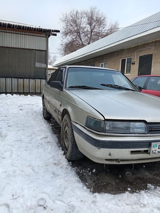 Мазда 626 седан 1990