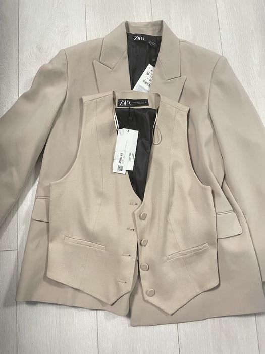 ZARA: Vesta + sacou M, eticheta livrare gratuita