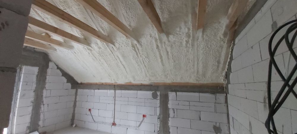Izolatie cu spuma poliuretanica