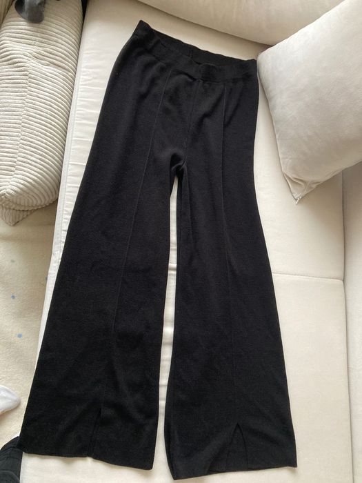 Продавам черен панталон