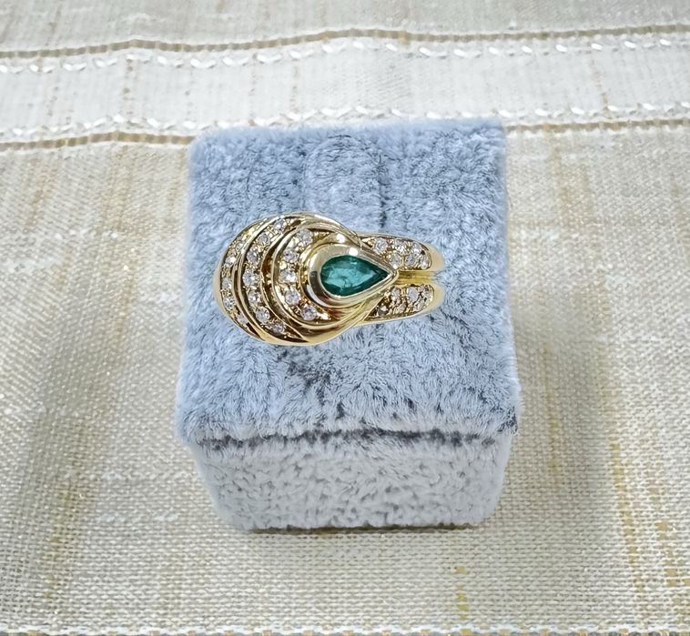 Inel Aur 18k cu Diamante si Smarald, pret fix