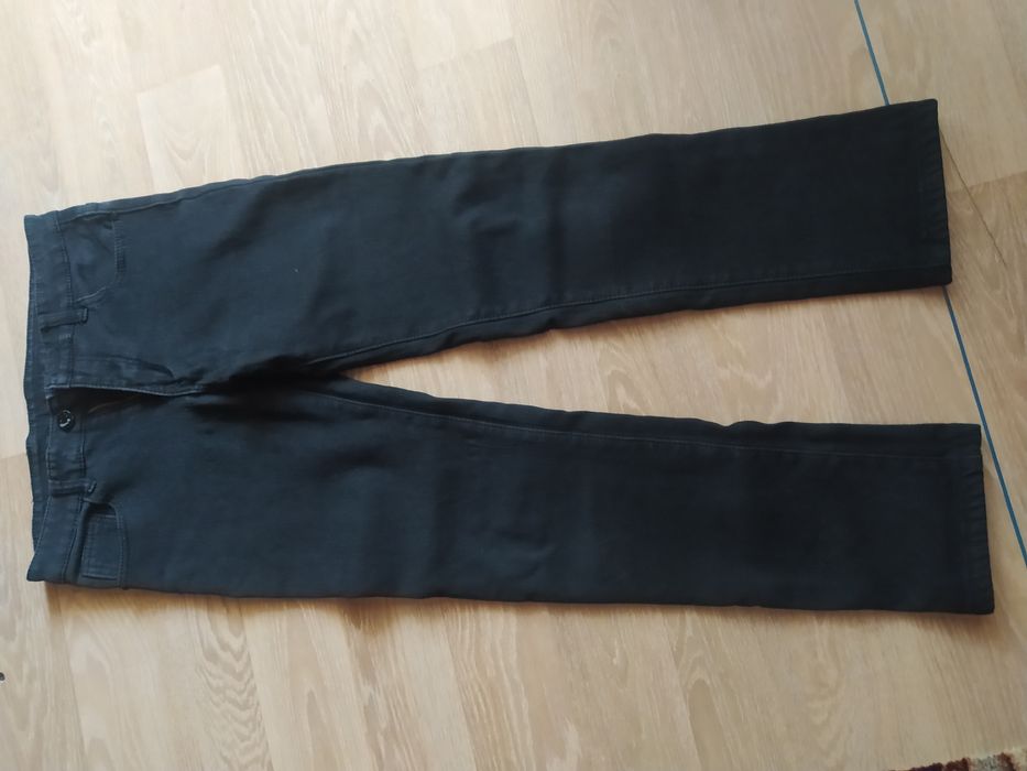 Женские джинсы .