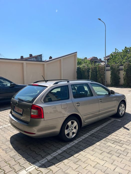 SKODA Octavia 2012 — imagine 4