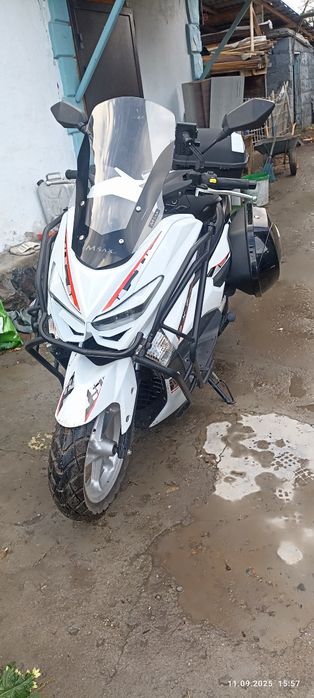 Продам Макси скутер