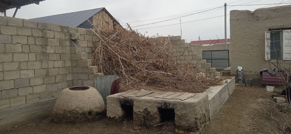 Qurilishi tugallanmagan  uchastka  sotiladi