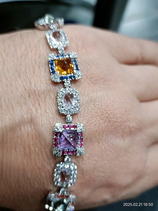 Vind brățară din aur 18kt cu diamante și safire