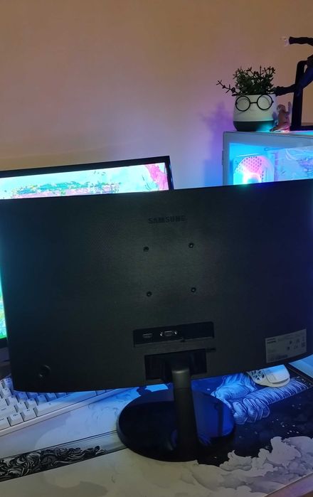 Монитор Samsung 24' Curved