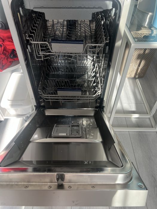 Продам посудомоечную машину. Samsung