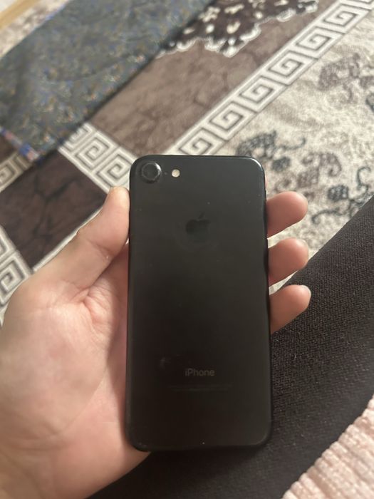 Iphone 7 , требует верификацию