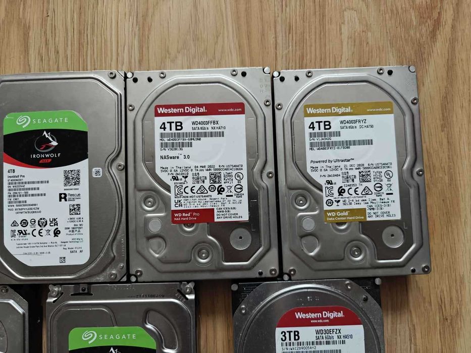 Hard Disk 4TB DEFECT hdd Seagate SATA-III ST4000VX013 sau 2TB si 3TB !! DEFECT!!