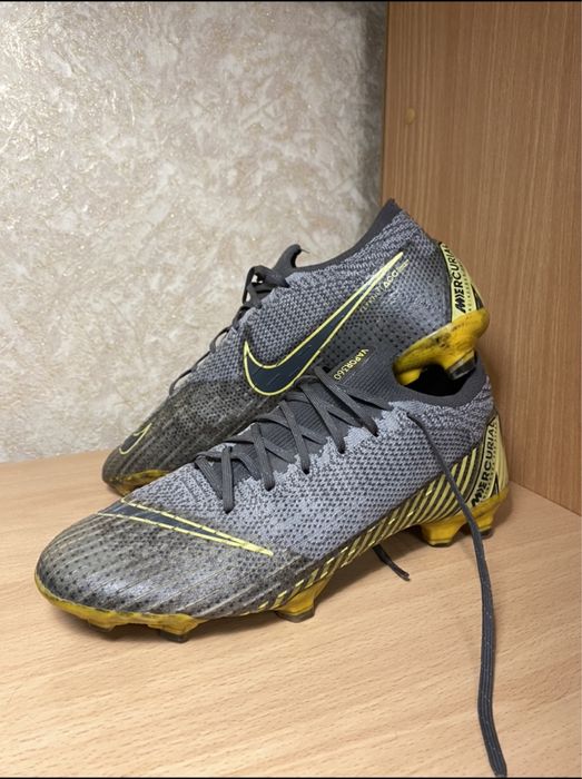 Продам бутсы