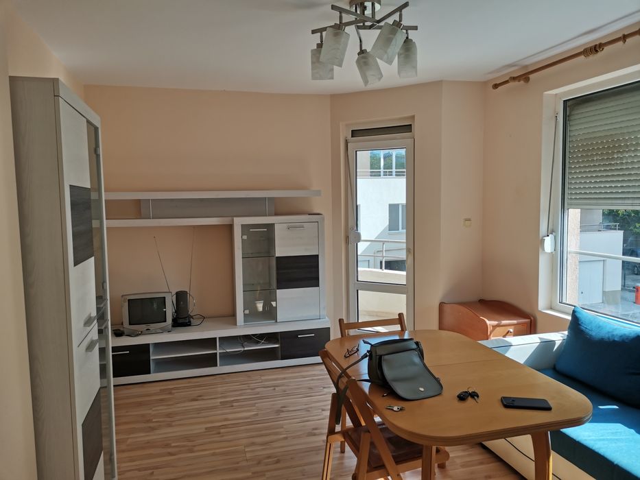 Дава се под наем Двустаен апартамент в Бургас, Меден рудник - зона Б - 78 кв.м за 331.5 € - Снимка #1