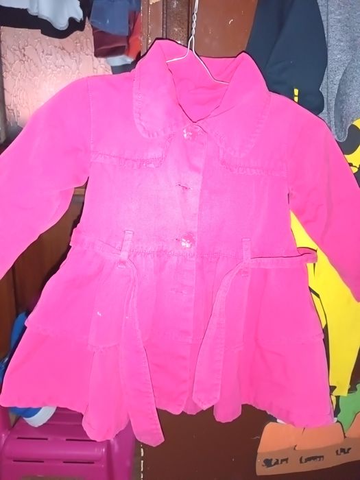 Дрехи за малка госпожица 2-4 години.