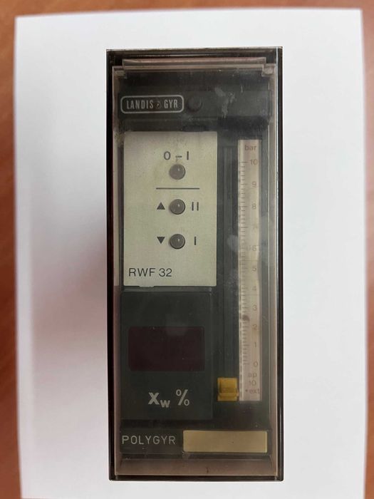 Regulator de sarcina marca LANDIS& GYR (SIEMEN) tip RWF32.000