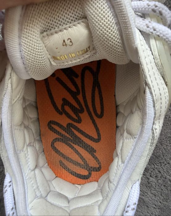 Versace chain reaction