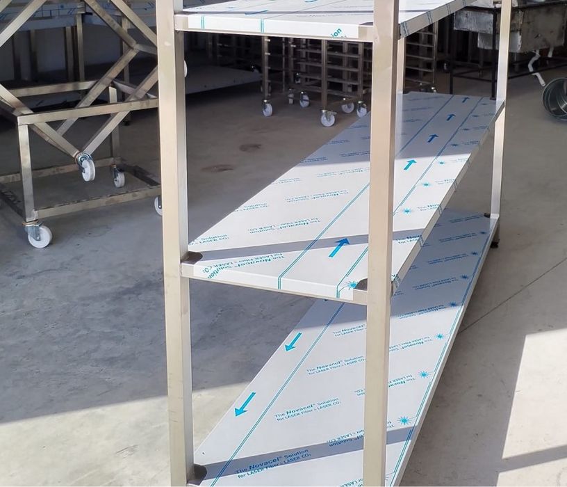 Mese de inox / mobilier inox / hote de inox