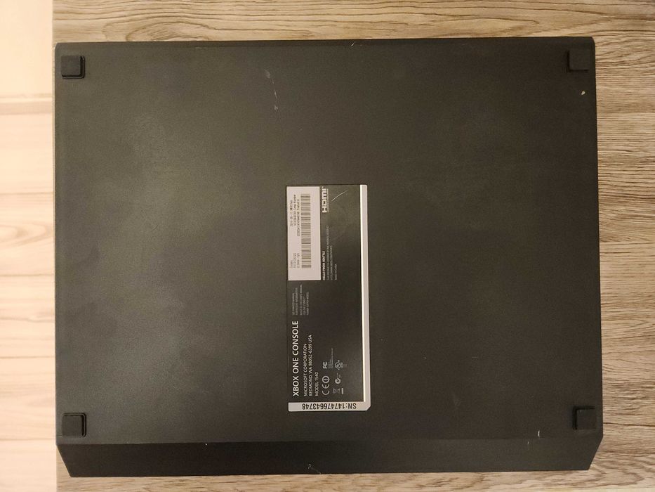 Xbox One 500GB Complet functional, neactualizat din 2017