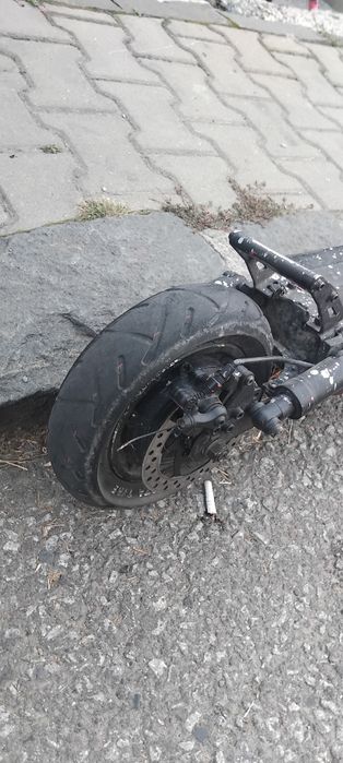 Vând trotineta kukirin m4!!