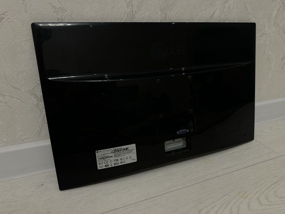 Монитор LG 22 дюйм