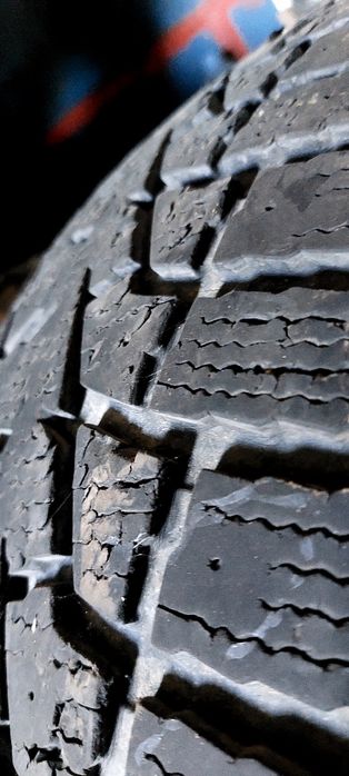 Продам резину зимнюю Maxxis