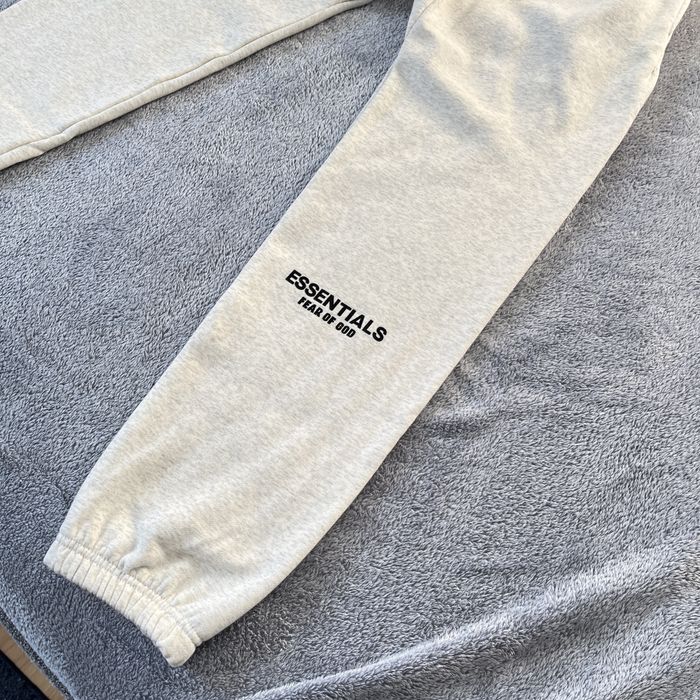Pantaloni Essentials M