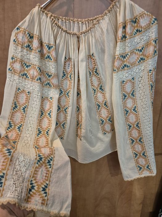 Ie traditionala veche