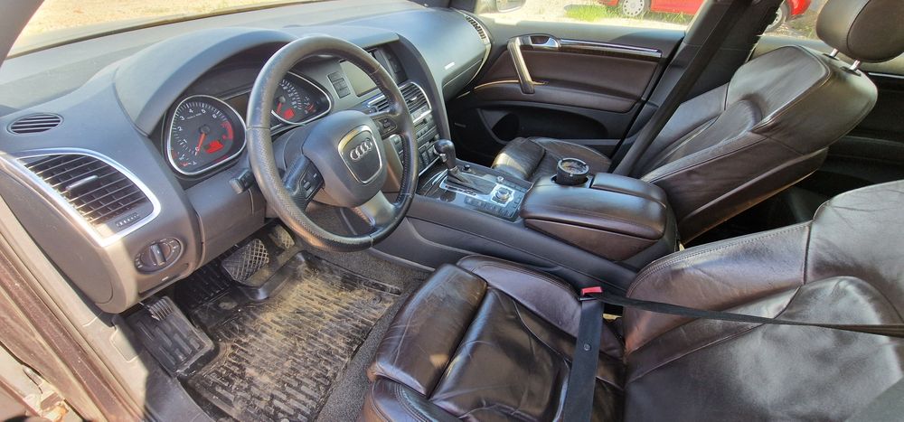 Audi Q7 4.2 бензин