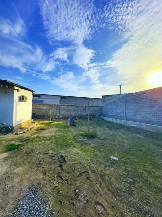 Махаллада 8 сотих участка, асфалт кўча, барча коммуникация — Гулистон