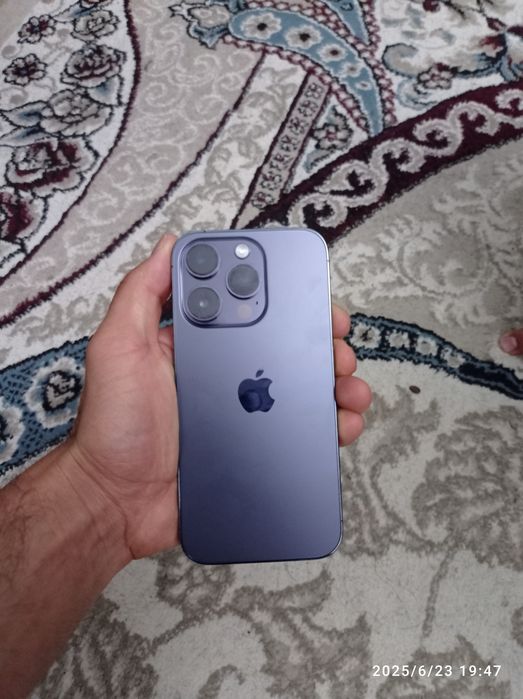 Iphone 14 pro purple