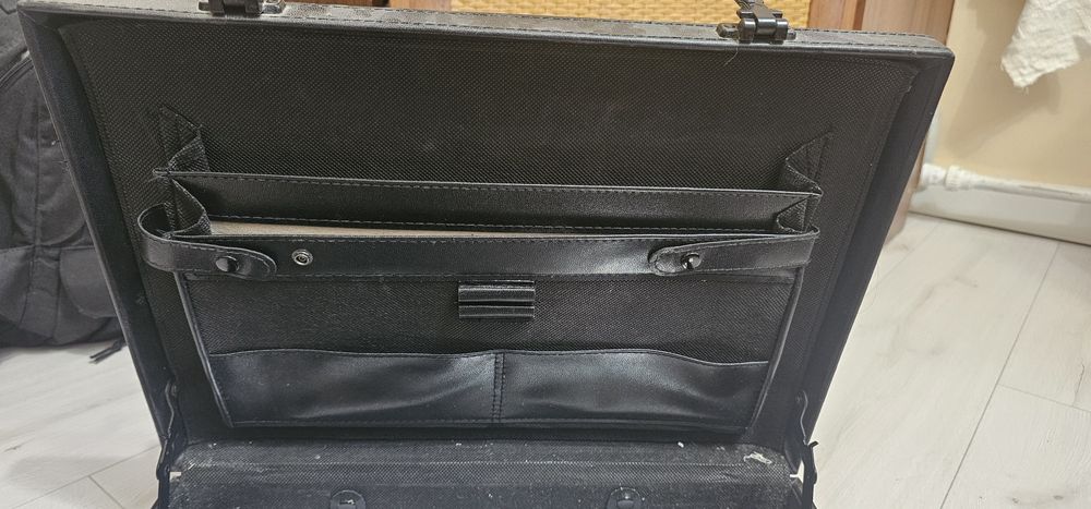 Чемодан дипломат