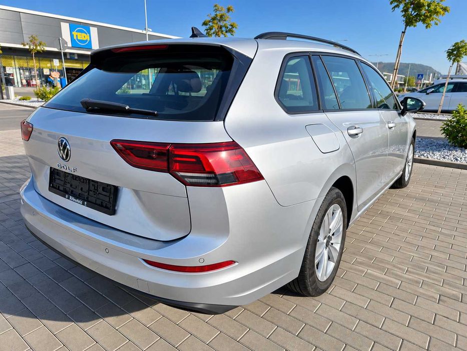 Volkswagen Golf VIII Variant Life 2.0 TDI 115 CP – 2022 – Digital Cockpit Pro – Discover Media – LED – Business Premium - TVA Deductibil