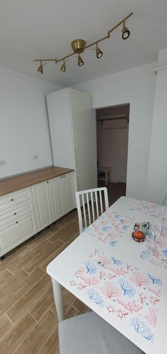 De închiriat Apartament 2 camere, 54 mp, complet renovat – Micro 3