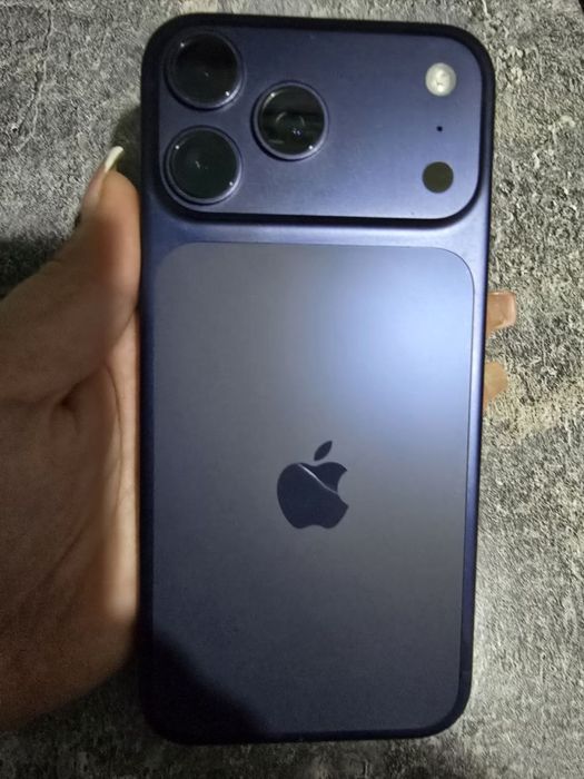 Продам  Iphone 17 pro max