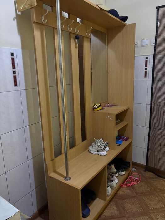 Продается вешалка прихожка