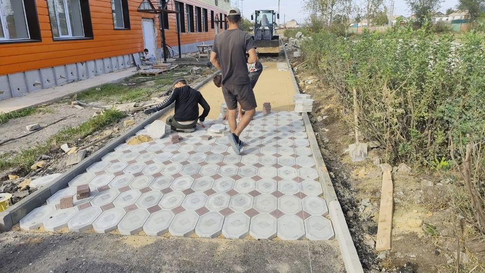 Укладка асфальта брусчатки