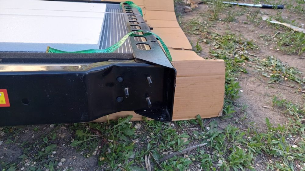 Продам радиатор охлаждения HOWO новый