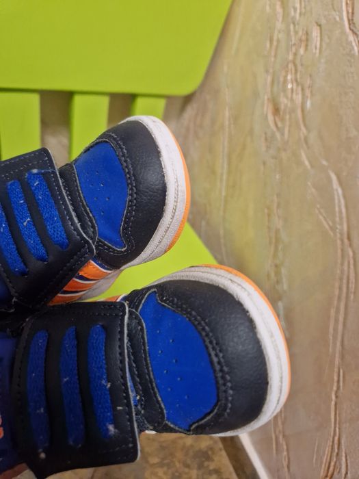 Vand adidasi Adidas  marimea 21