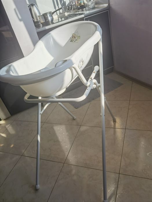 Стойка с вана за бебе