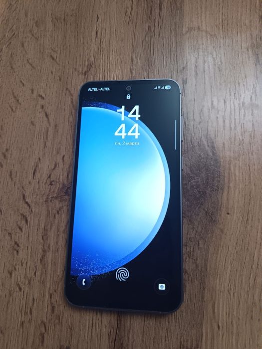 Срочно продам телефон