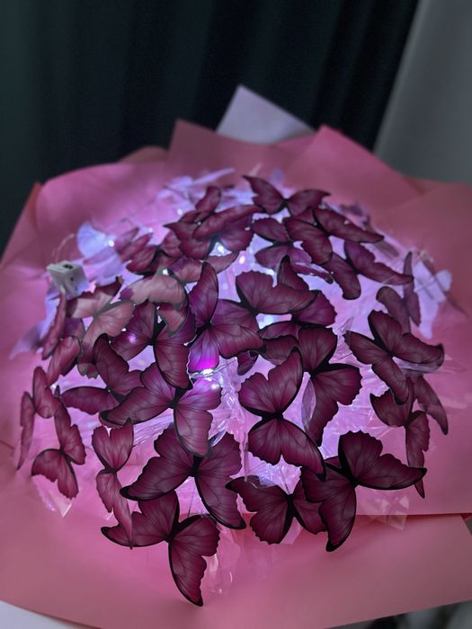 Букет из 51 бабочки светящийся