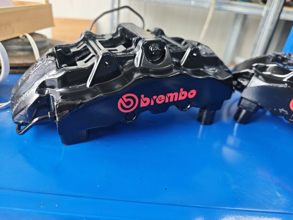 Brembo 8 бутални спирачни апарати