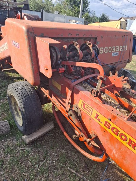 Vand presa de balotat Sgorbati. Presa mica pentru deal si munte .