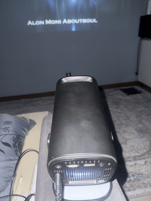 Проектор для домашнего кинотеатра