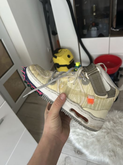 Nike air force 1 off white mid