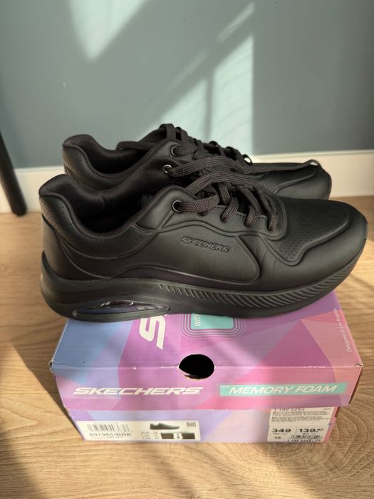 Унисекс маратонки Skechers, размер 38 (25 см). В отлично състояние.