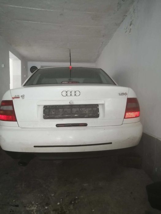 Ауди а4 1.8 бинзин