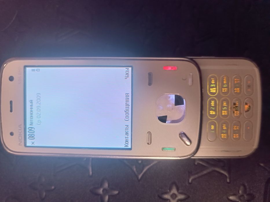 Assalom alekum Telefon Sotiladi Original Nokia N86 White