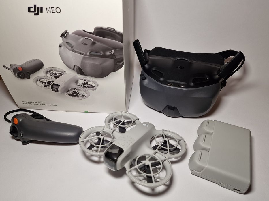 DJI Neo Motion Fly Combo