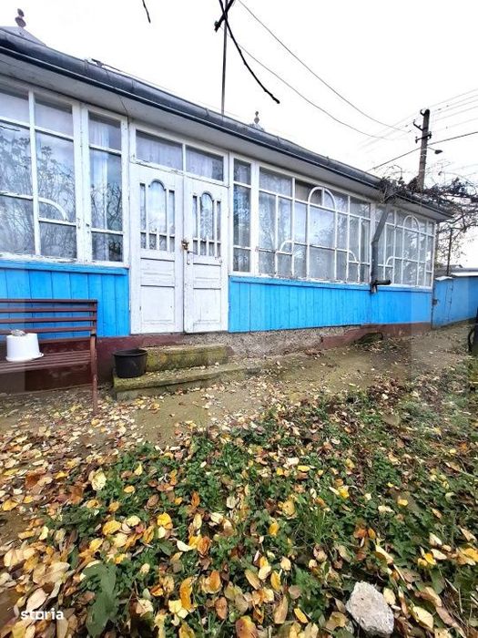De vanzare casa batraneasca – sat Vanatori, comuna Gorbanesti