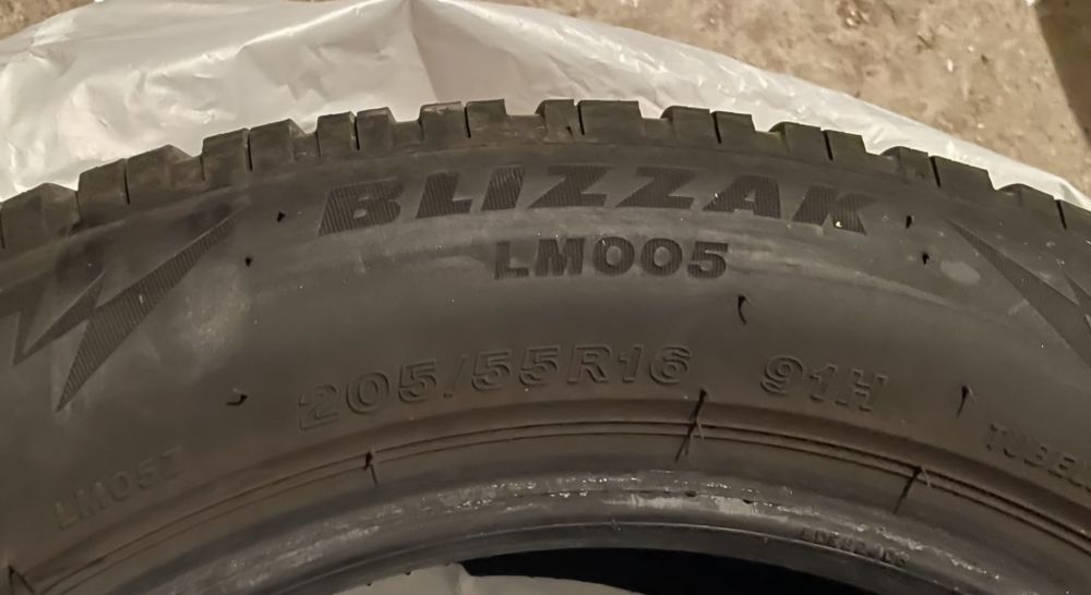 Продавам 4 броя зимни гуми Bridgestone